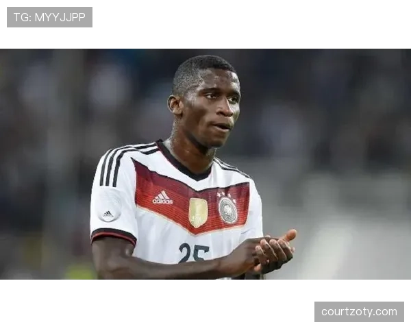 吕迪格如何成为皇马后防的多面手？